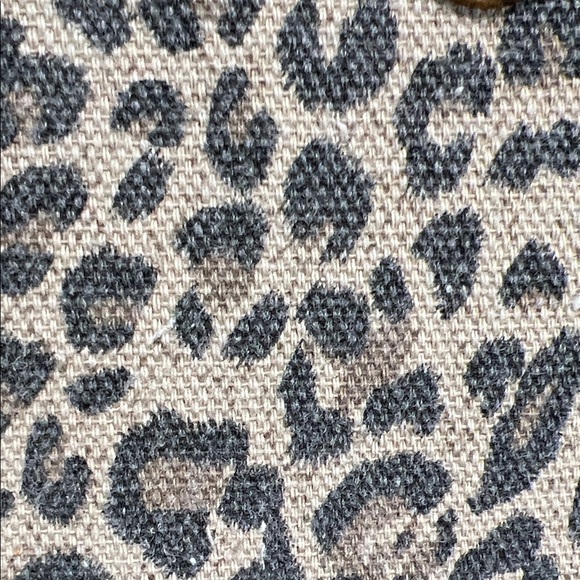 Betsey Johnson | Leopard Tote w/ Bag Charm & Crossbody Strap - Picture 5 of 16